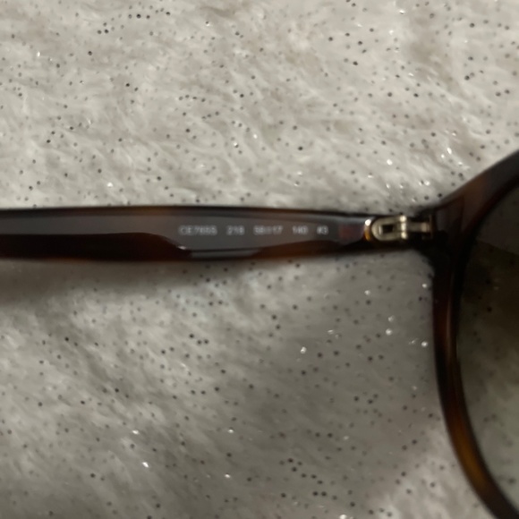 Chloe - Picture 4 of 8